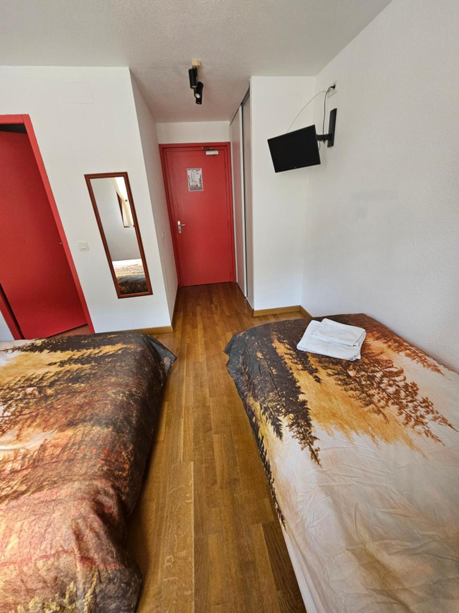 Отель Le Campcardos Porta Экстерьер фото